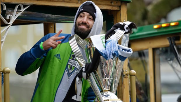 clint-dempsey-return-training.jpg
